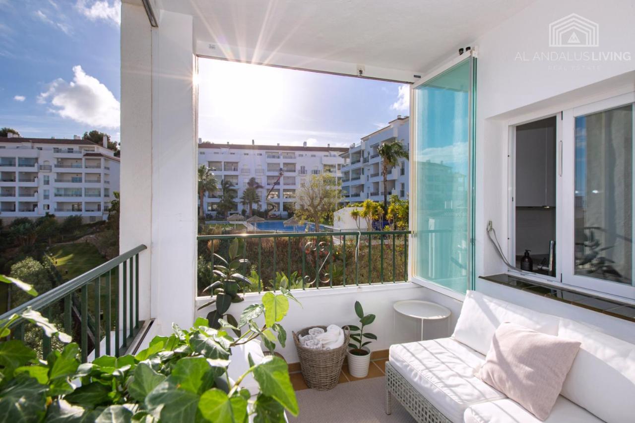 Scandinavian Style Apartment With Amazing Sea Views And South West Facing Sunny Terrace In Miraflores Walking Distance To The Beach! Málaga Kültér fotó