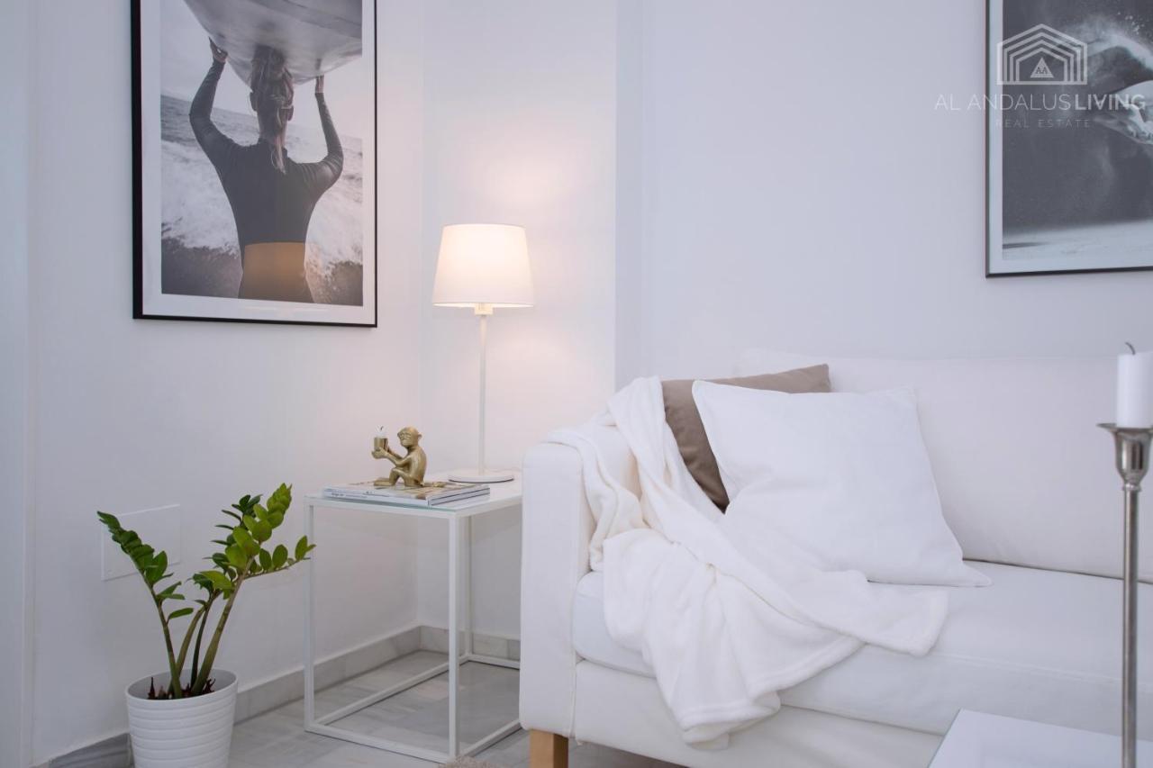 Scandinavian Style Apartment With Amazing Sea Views And South West Facing Sunny Terrace In Miraflores Walking Distance To The Beach! Málaga Kültér fotó